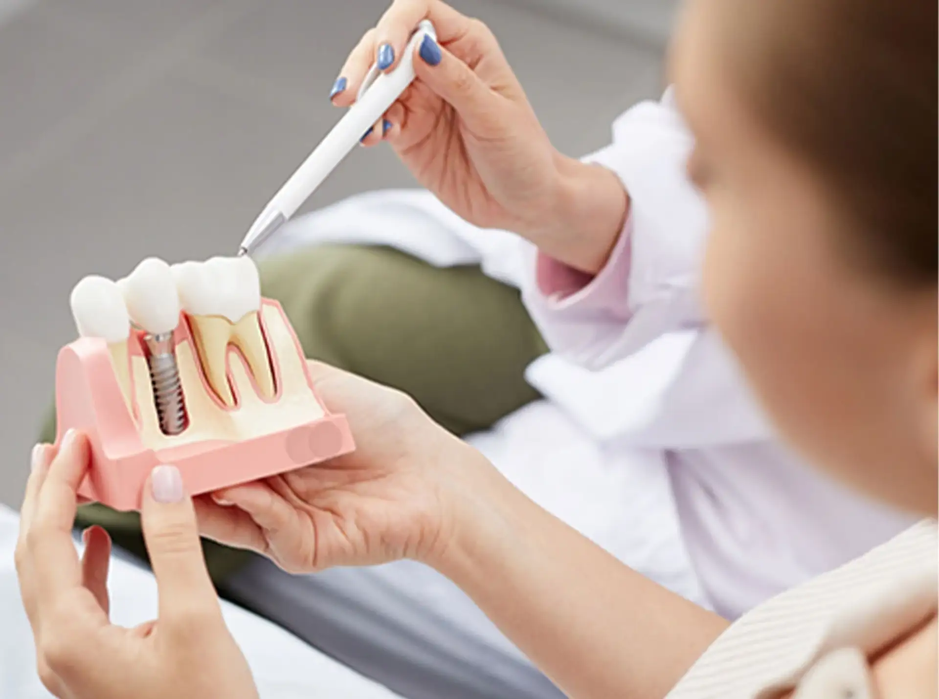 Periimplantitis-Behandlung